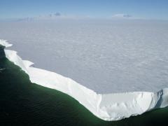 The Ross Ice Shelf is one of the largest in the world. It is a floating extension of the West Antarctic Ice Sheet and is 100m thick at its leading edge. Image: Josh Landis, NSF.