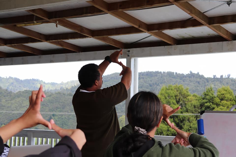 Dr Rangi Matamua measuring the position of the Matariki star cluster ©Living by the Stars