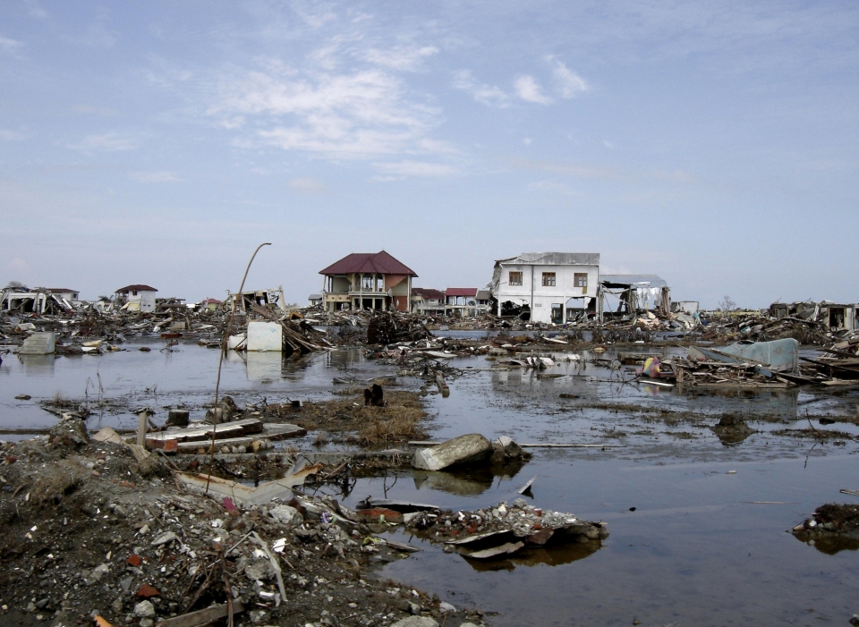 In low-lying areas tsunami can travel a long way inland and cause a huge amount of damage as was the case in Indonesia in December 2004. Image USAID.