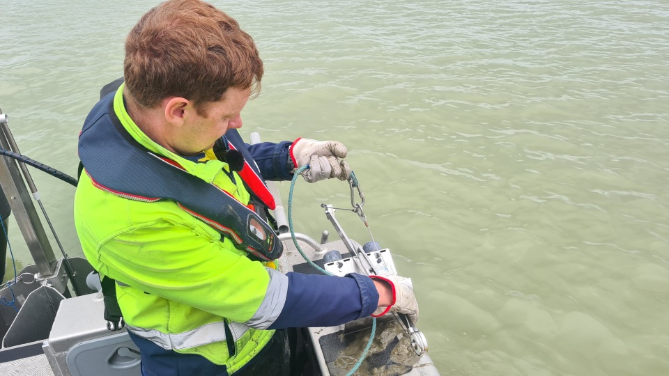 Hayes especially enjoys finding wrecks and other seabed features that no one has ever seen before. Image: LEARNZ.