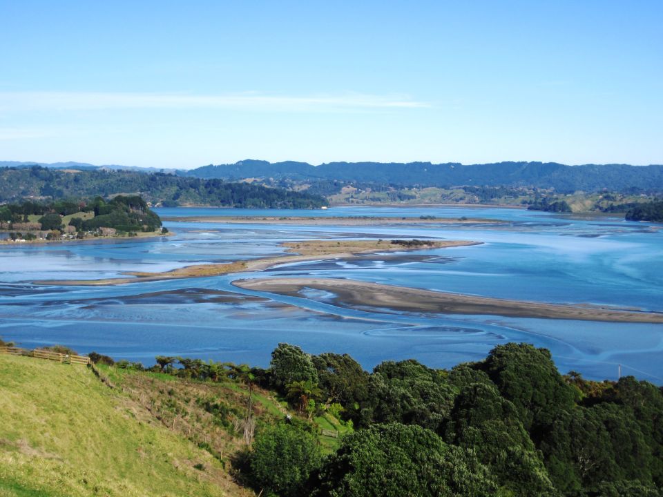 Ōhiwa Harbour is a large shallow estuary between Whakatāne and Ōpōtiki. Image: LEARNZ.
