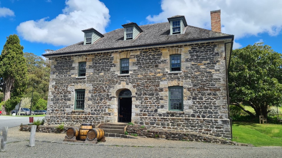 The Stone Store is the oldest stone building and trading store in Aotearoa New Zealand. Image: LEARNZ.