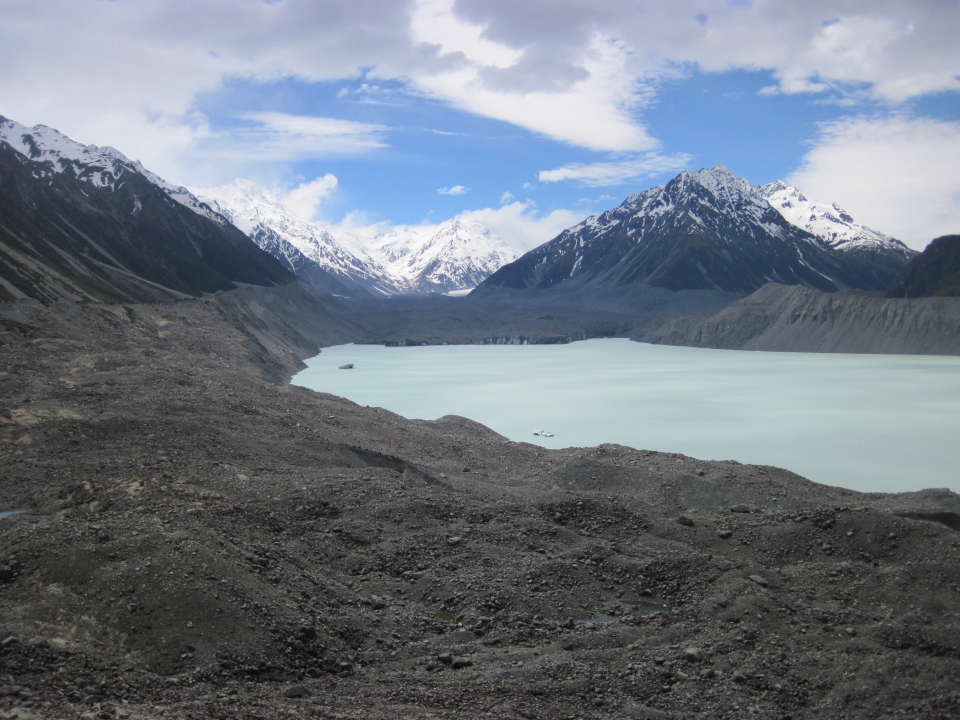 The Tasman Glacier in Aoraki Mount Cook is retreating due to climate change. Image: LEARNZ.