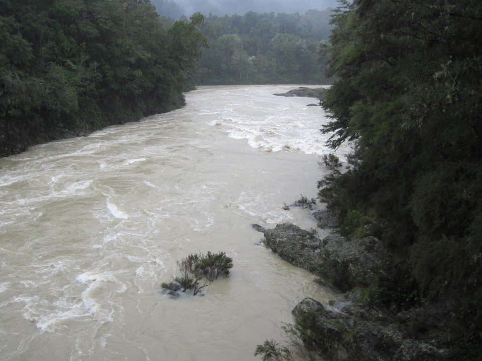 Floods are usually caused by heavy or prolonged rain. Image: LEARNZ.