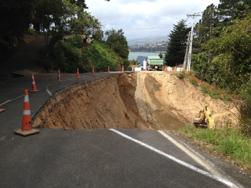 Heavy rainfall, earthquakes and changes in land-use can cause a landslide. Image: LEARNZ.