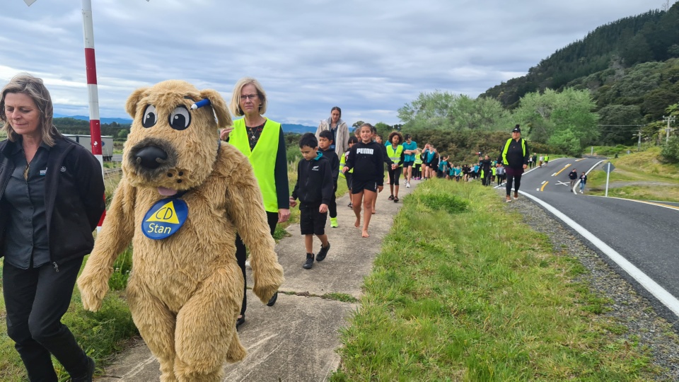 It's a good idea to practise earthquake drills like New Zealand ShakeOut twice a year. Image: LEARNZ.