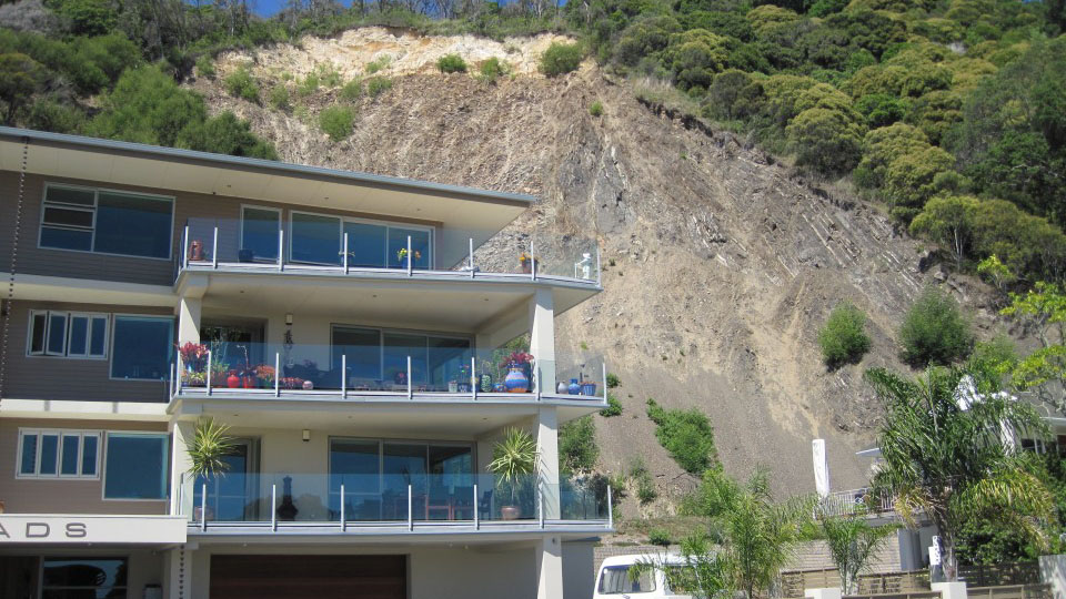 Landslides are a serious hazard in many parts of Aotearoa New Zealand. Image: LEARNZ.