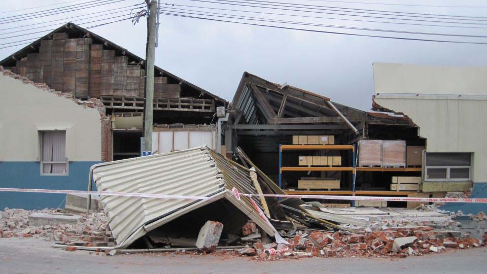 Earthquake shaking can cause damage and sometimes trigger other hazards. Image: LEARNZ.