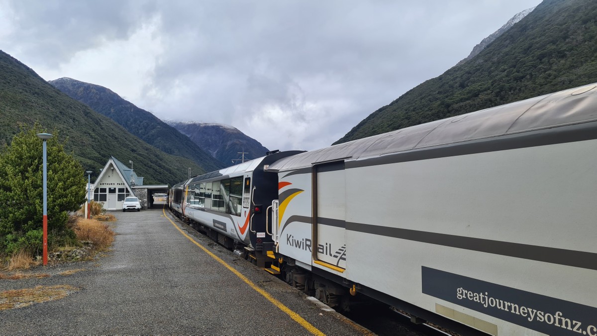 There is a stop at Arthur’s Pass before heading through the Ōtira tunnel. Image: LEARNZ.