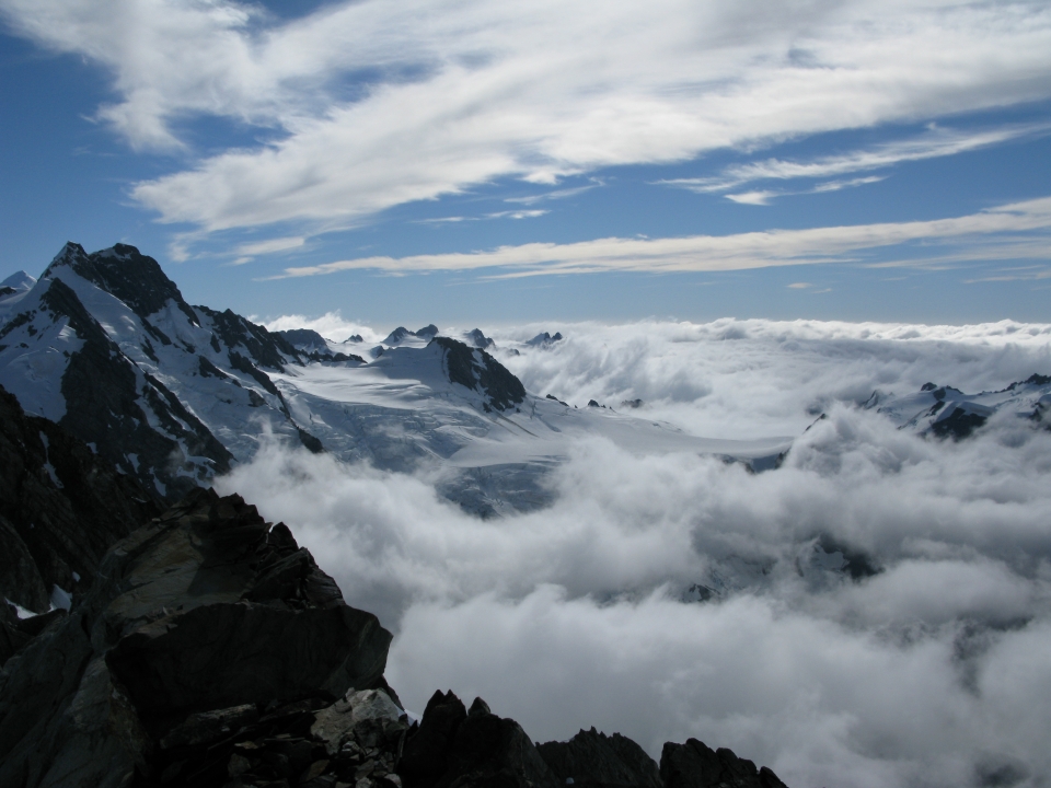 Weather in Aotearoa is shaped by the wind, mountains and sea. Image: LEARNZ.